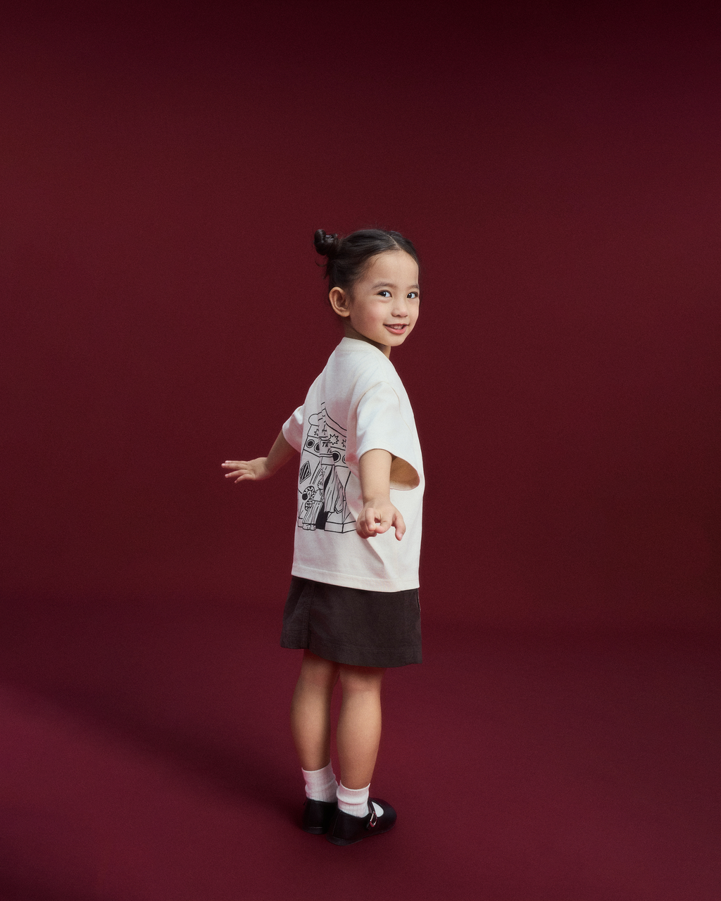 Twelve Luck Market T-Shirt - Rabbit