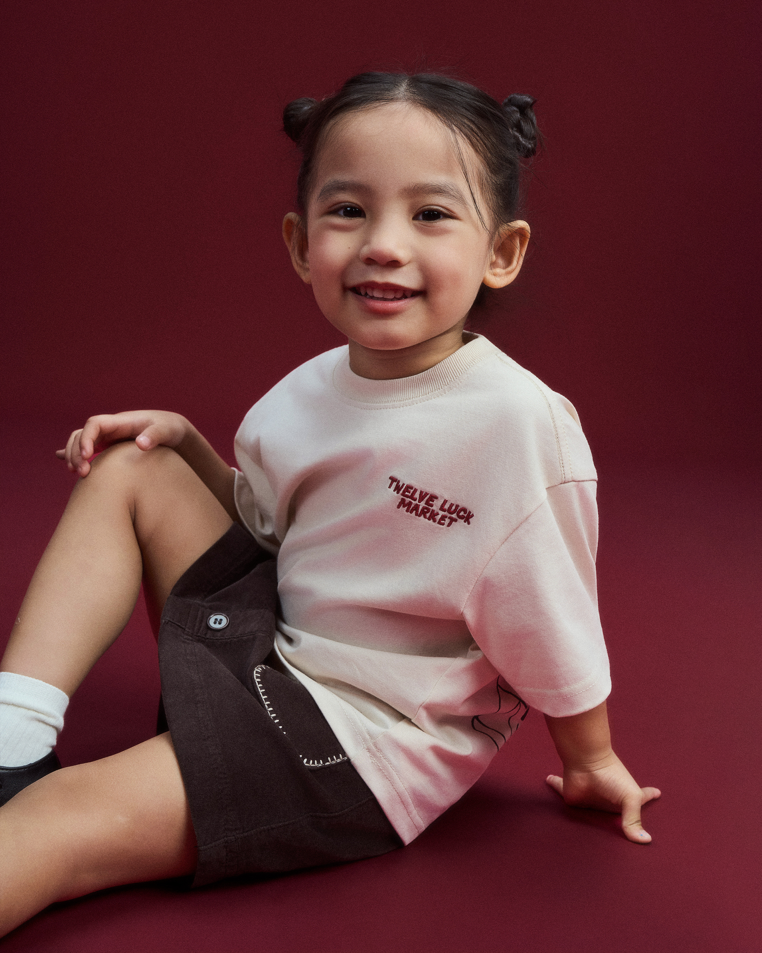 Twelve Luck Market T-Shirt - Rabbit